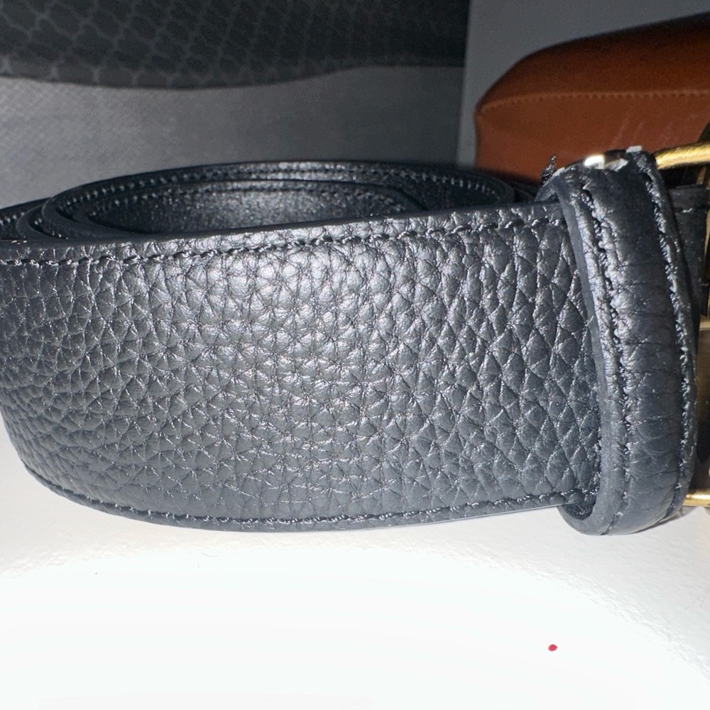 Gucci belt like new 95